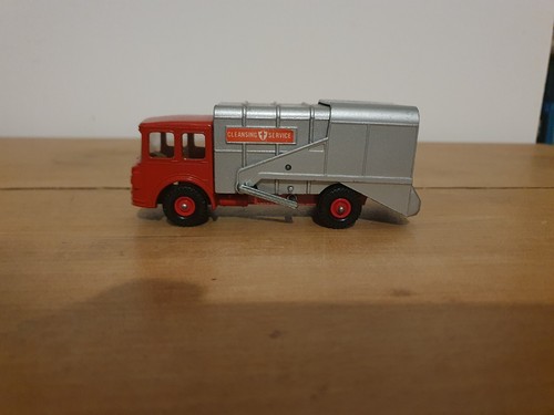 Refuse truck matchbox - refuse,