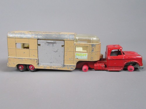 D732 vintage matchbox k18 - vintage,
